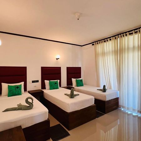 Lemazone Inn Mirissa Bagian luar foto