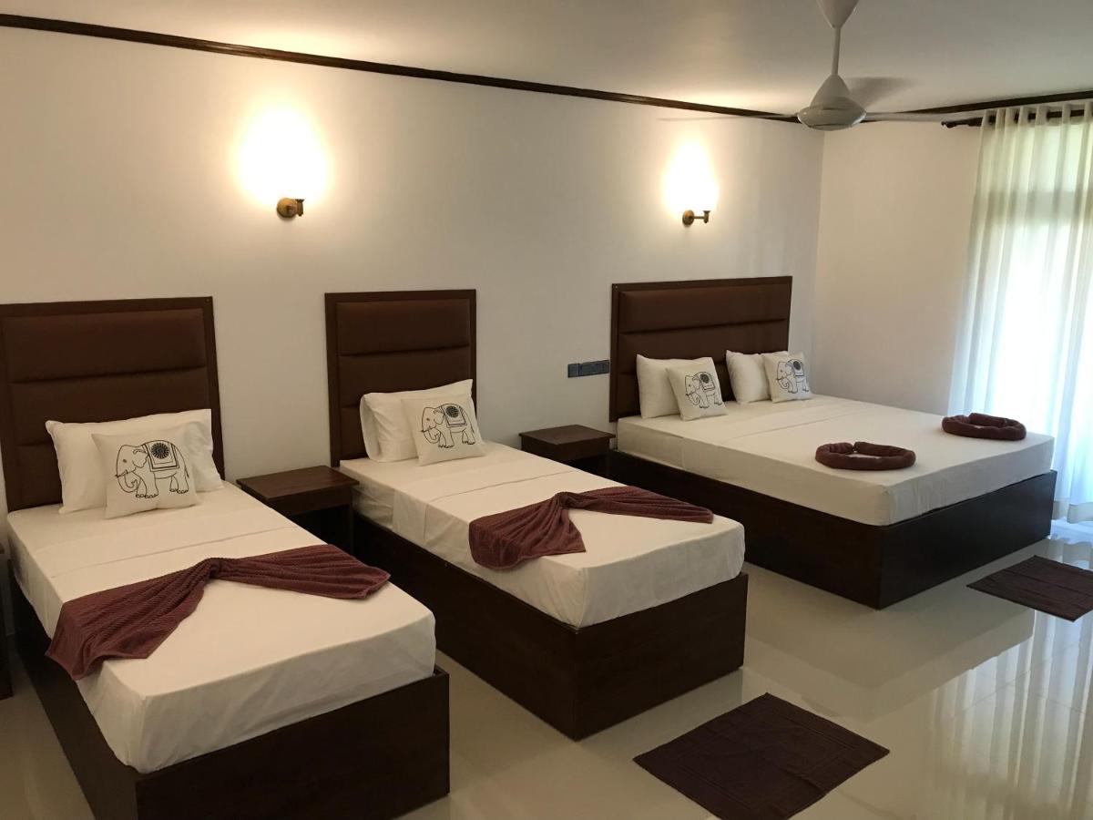Lemazone Inn Mirissa Bagian luar foto