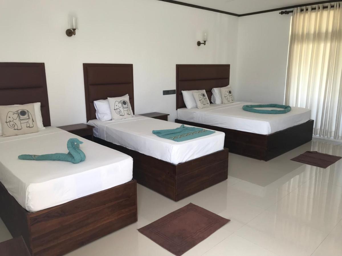 Lemazone Inn Mirissa Bagian luar foto