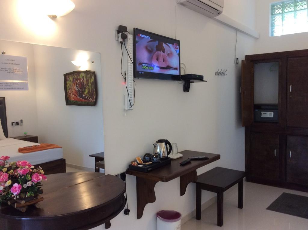 Lemazone Inn Mirissa Bagian luar foto