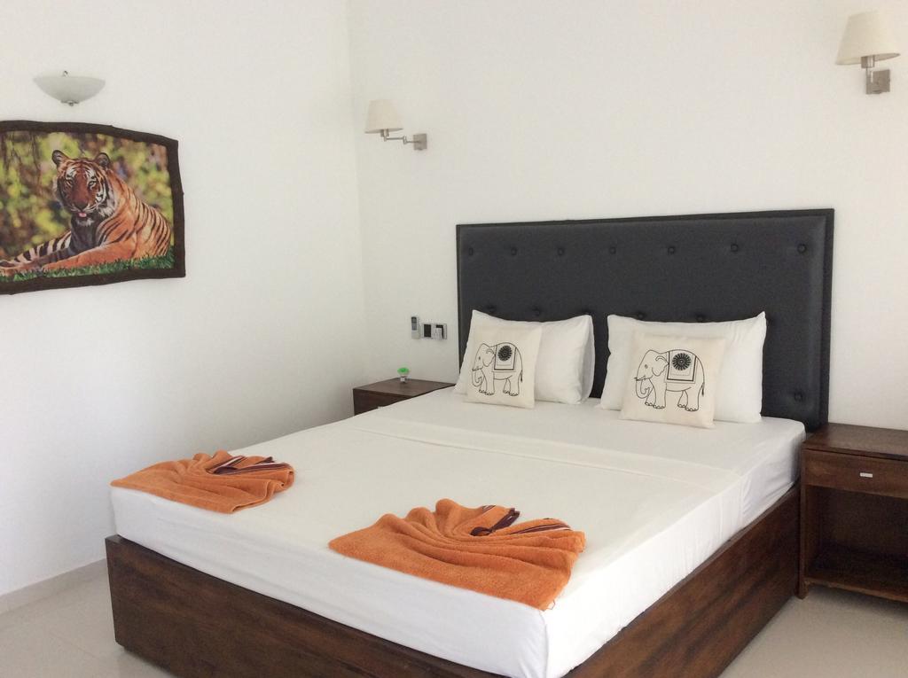 Lemazone Inn Mirissa Ruang foto