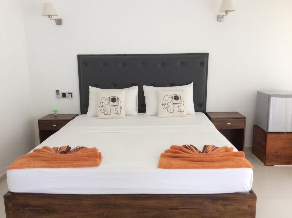 Lemazone Inn Mirissa Ruang foto