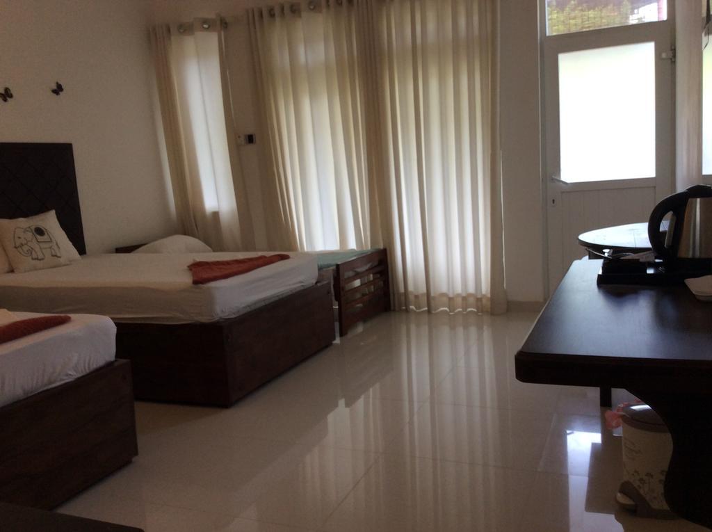 Lemazone Inn Mirissa Bagian luar foto
