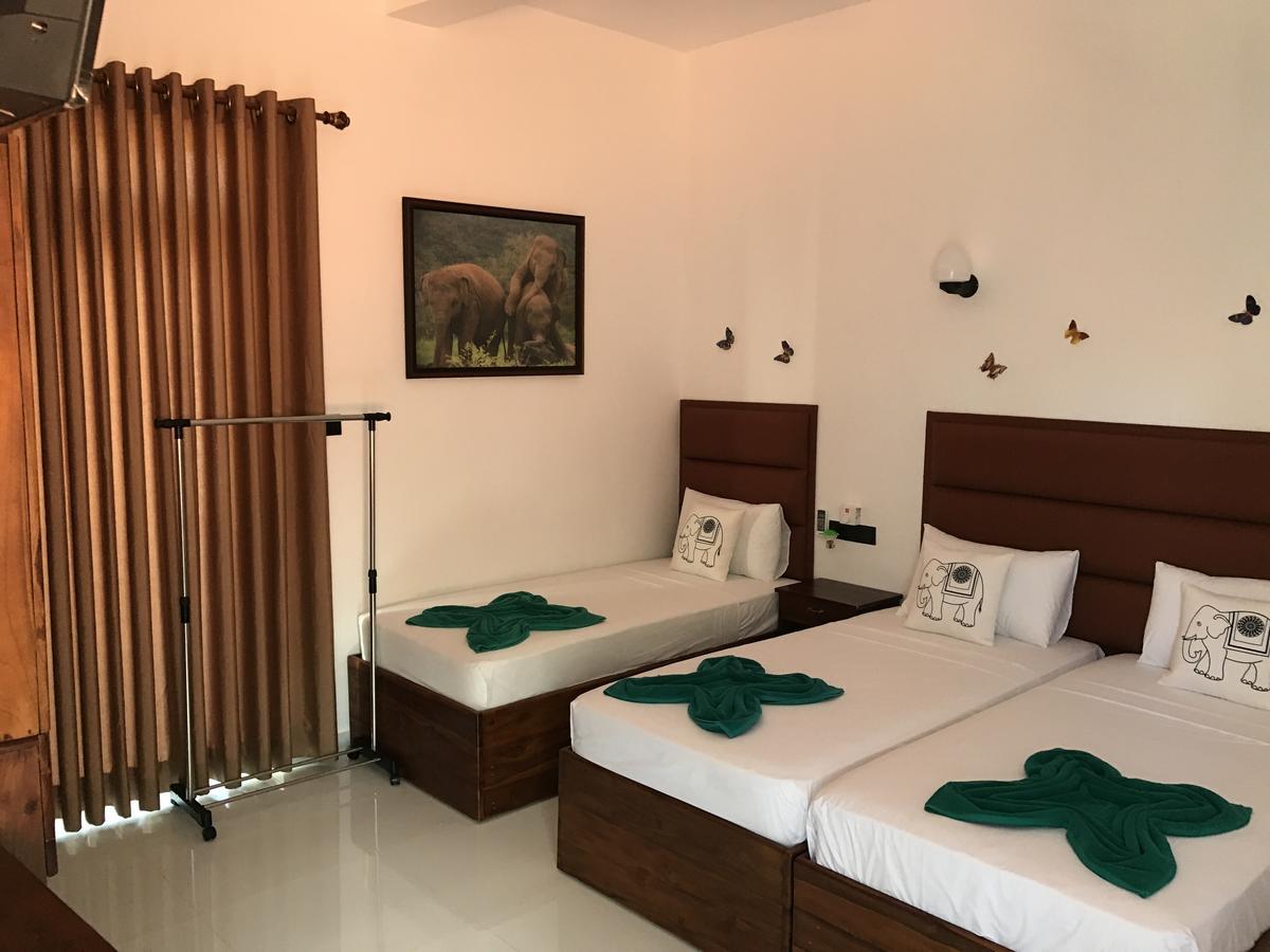 Lemazone Inn Mirissa Bagian luar foto